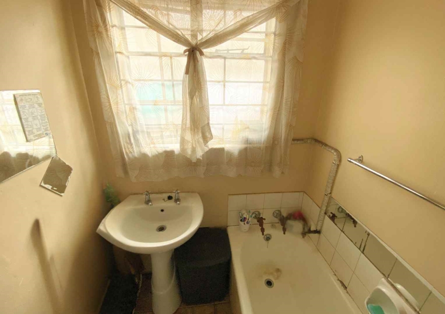 3 Bedroom Property for Sale in Newclare Gauteng