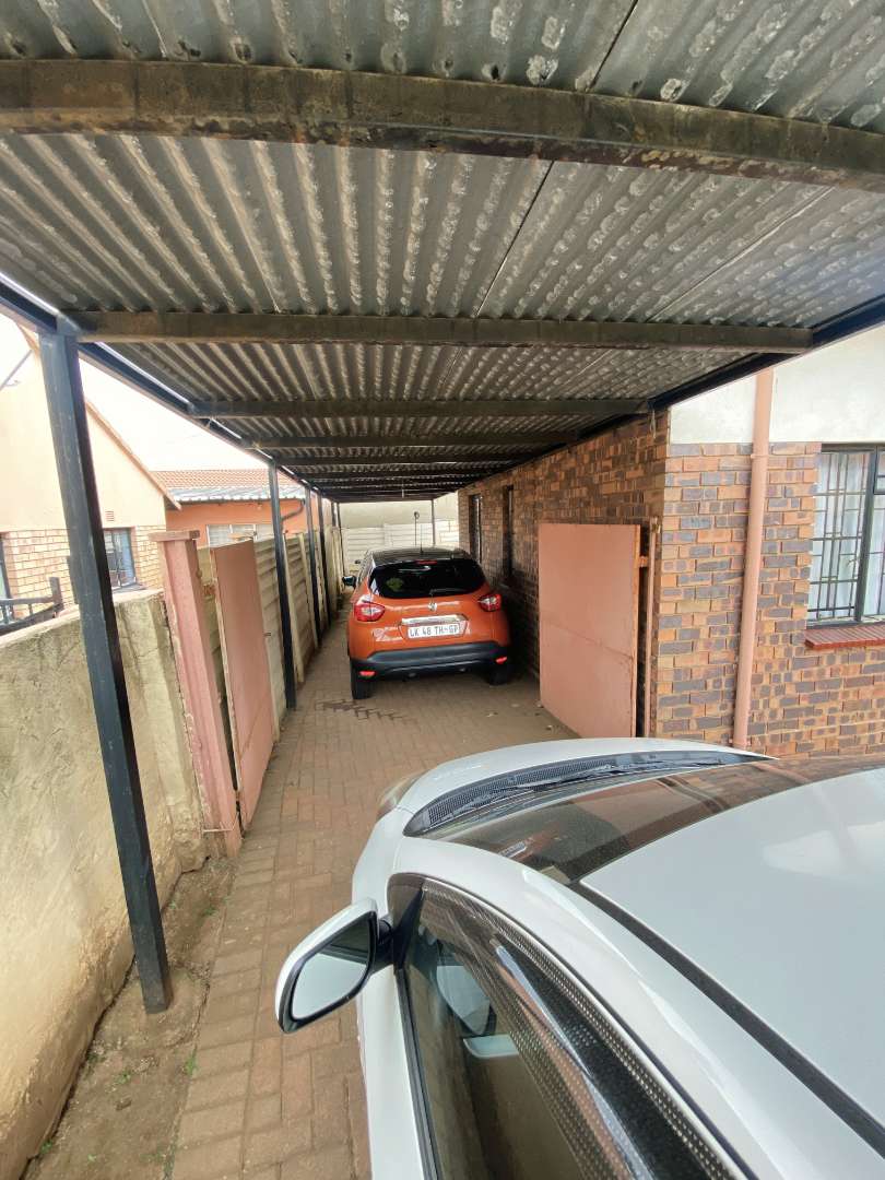 3 Bedroom Property for Sale in Newclare Gauteng