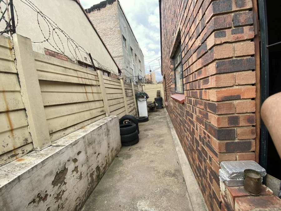 3 Bedroom Property for Sale in Newclare Gauteng