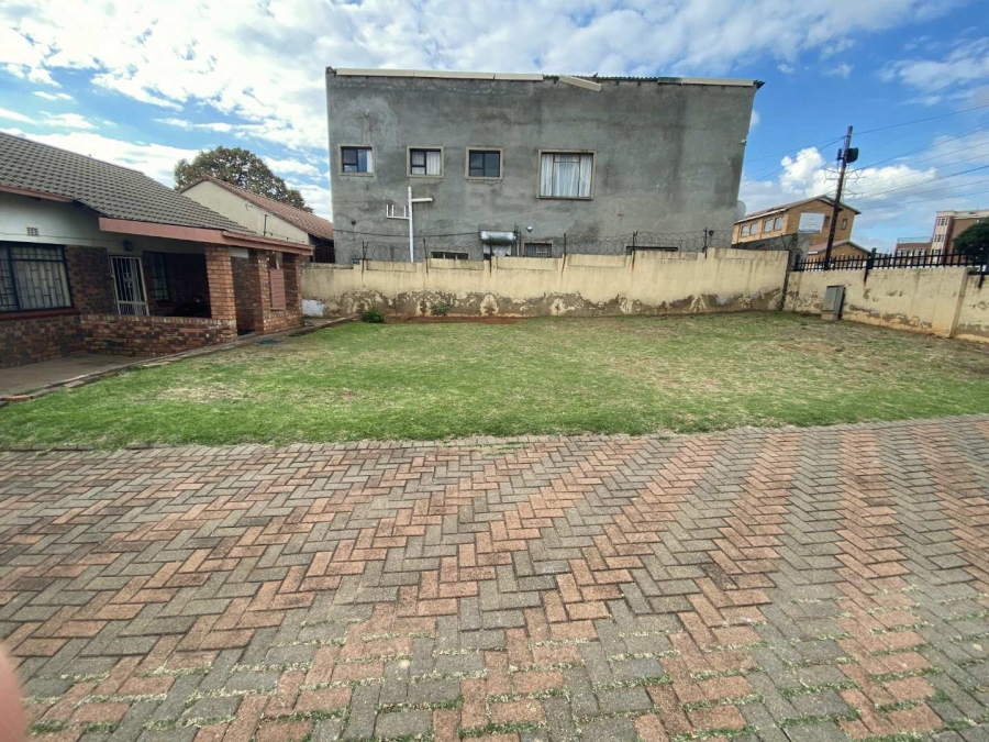 3 Bedroom Property for Sale in Newclare Gauteng