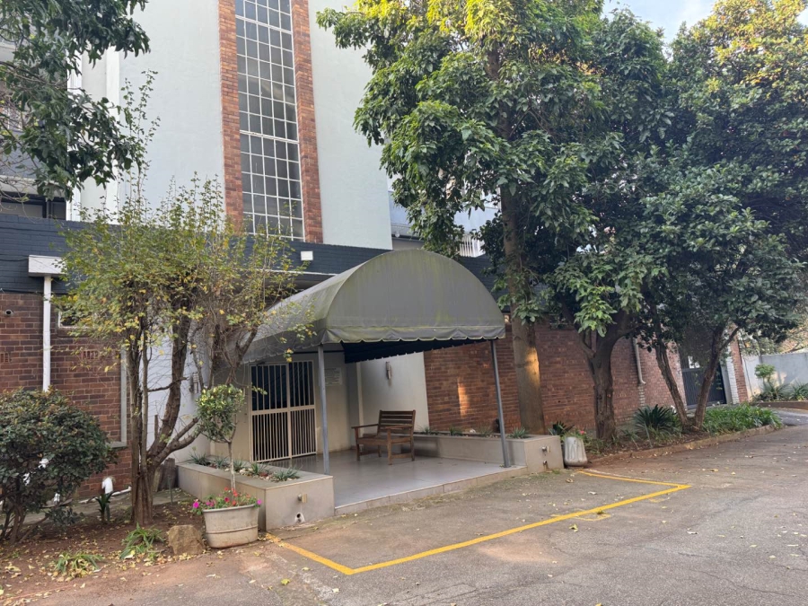 2 Bedroom Property for Sale in Illovo Gauteng
