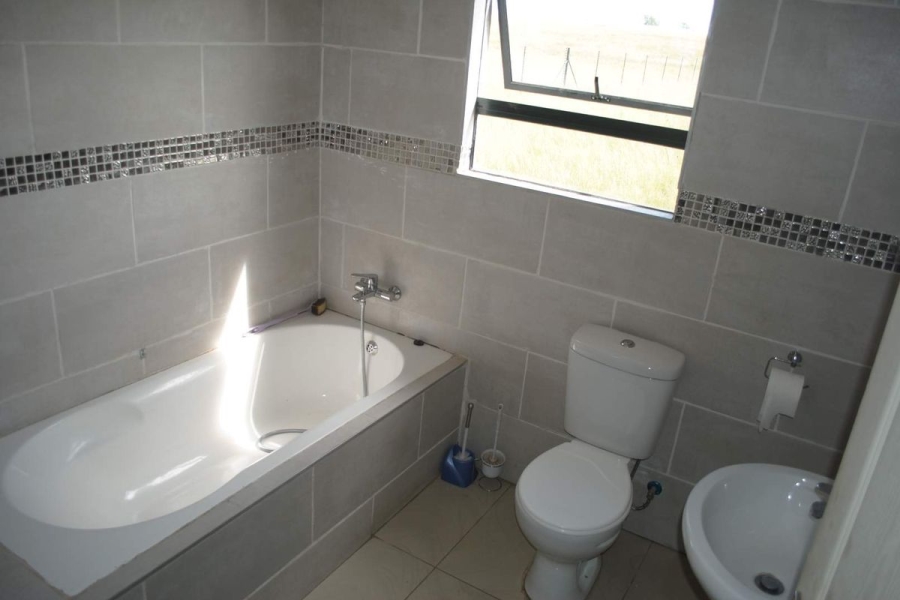 To Let 4 Bedroom Property for Rent in Nelsonia Gauteng