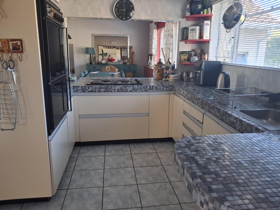4 Bedroom Property for Sale in Brackenhurst Gauteng