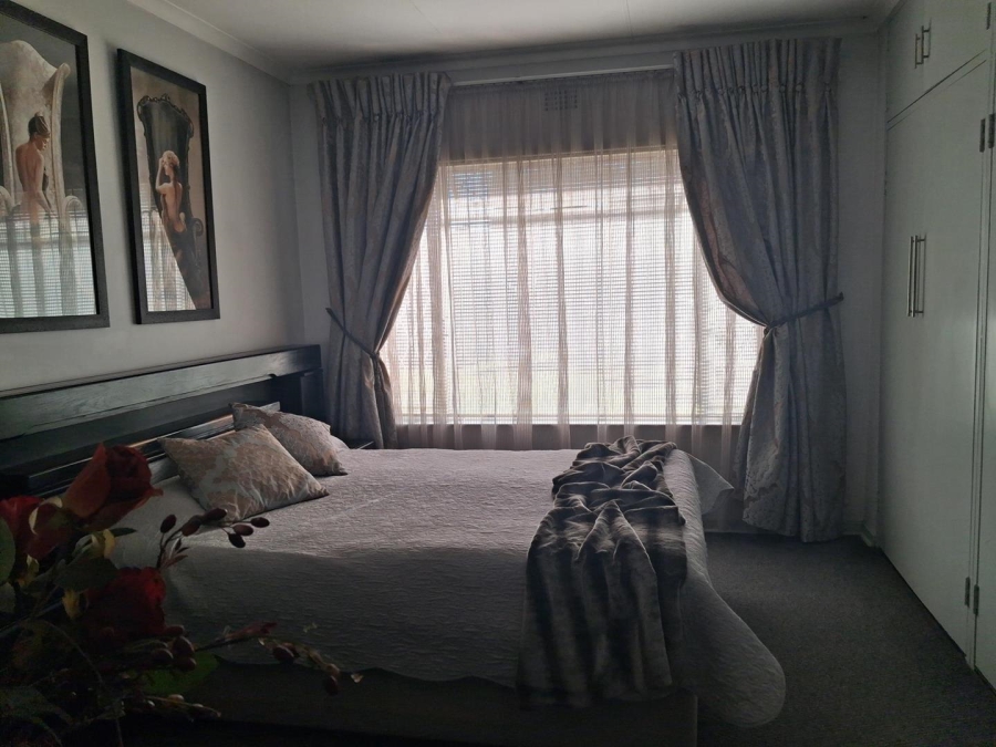 4 Bedroom Property for Sale in Brackenhurst Gauteng