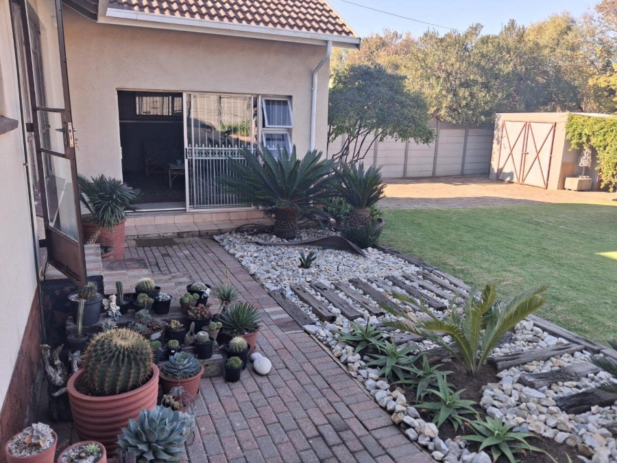4 Bedroom Property for Sale in Brackenhurst Gauteng