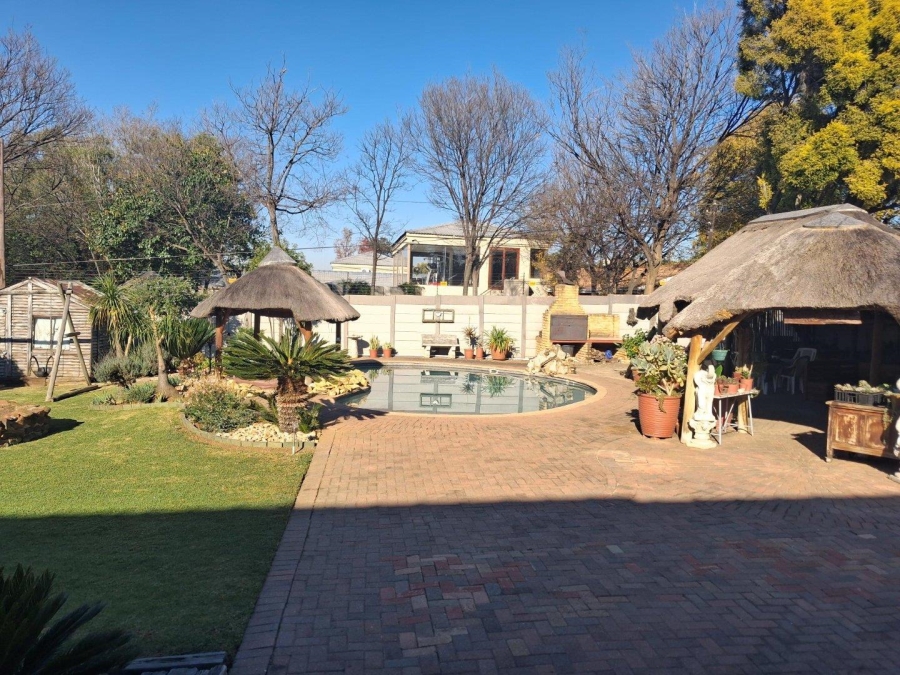 4 Bedroom Property for Sale in Brackenhurst Gauteng