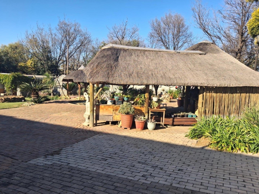 4 Bedroom Property for Sale in Brackenhurst Gauteng