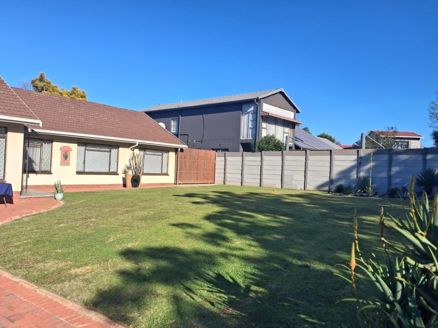 4 Bedroom Property for Sale in Brackenhurst Gauteng