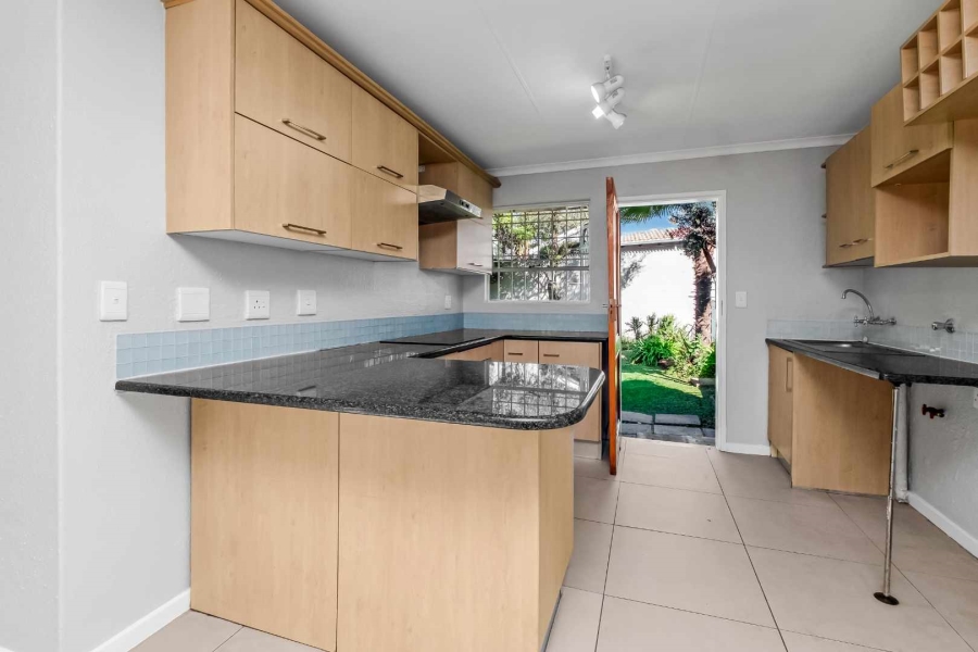 To Let 2 Bedroom Property for Rent in Magaliessig Gauteng