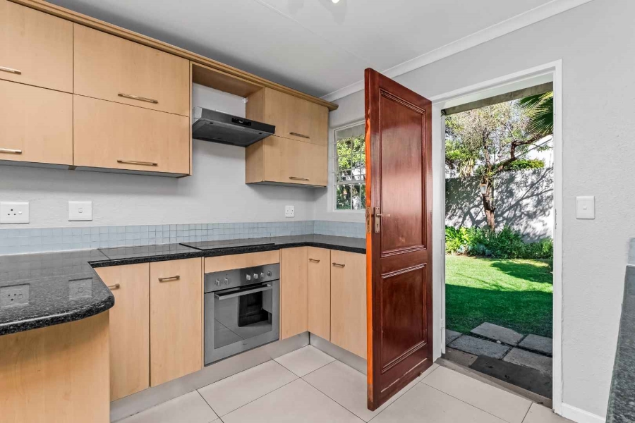 To Let 2 Bedroom Property for Rent in Magaliessig Gauteng