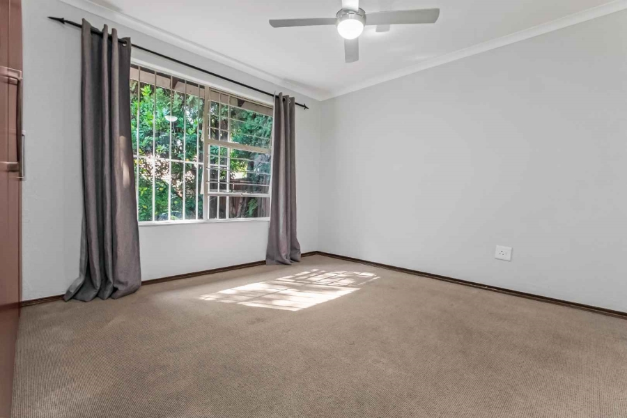 To Let 2 Bedroom Property for Rent in Magaliessig Gauteng
