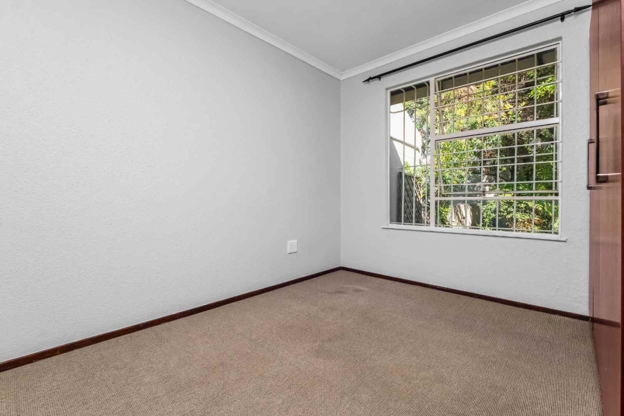 To Let 2 Bedroom Property for Rent in Magaliessig Gauteng