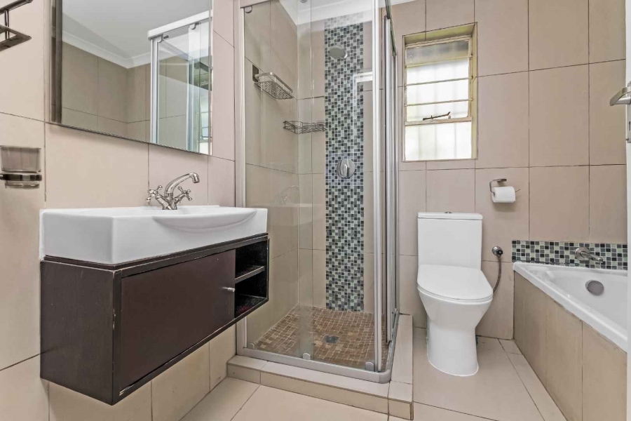 To Let 2 Bedroom Property for Rent in Magaliessig Gauteng