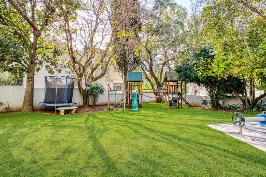 4 Bedroom Property for Sale in Fourways Gardens Gauteng