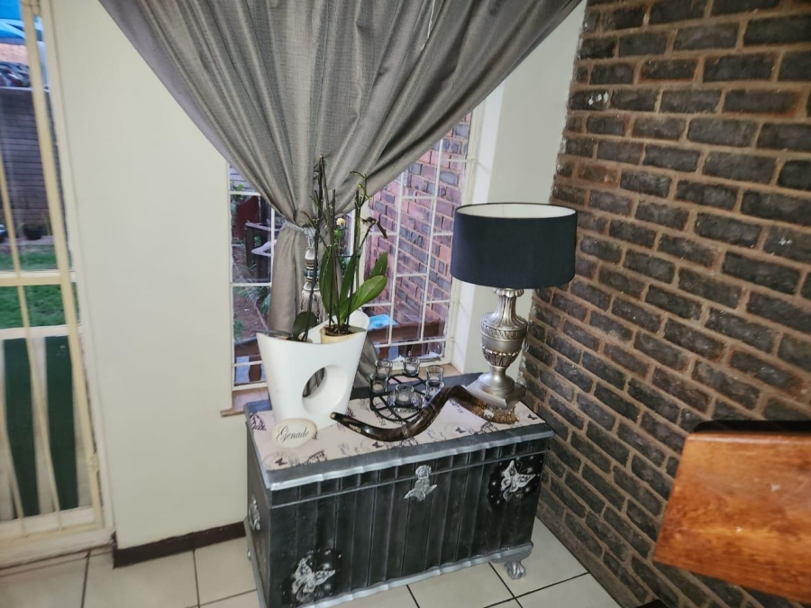 To Let 2 Bedroom Property for Rent in Wonderboom South Gauteng