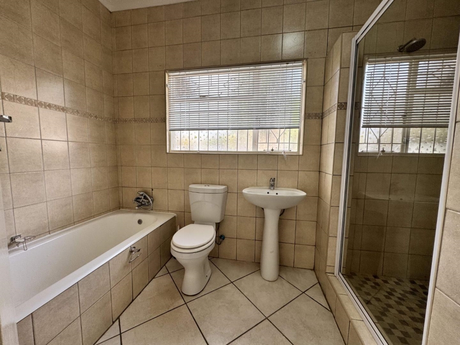 4 Bedroom Property for Sale in Northcliff Gauteng