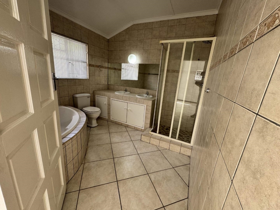 4 Bedroom Property for Sale in Northcliff Gauteng