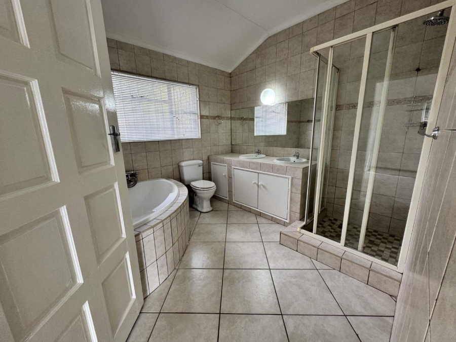 4 Bedroom Property for Sale in Northcliff Gauteng