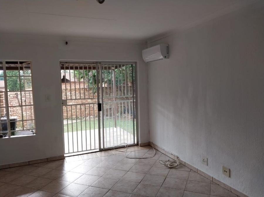 To Let 2 Bedroom Property for Rent in Equestria Gauteng
