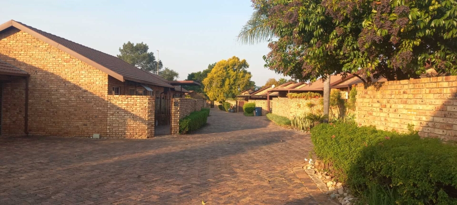 2 Bedroom Property for Sale in Equestria Gauteng