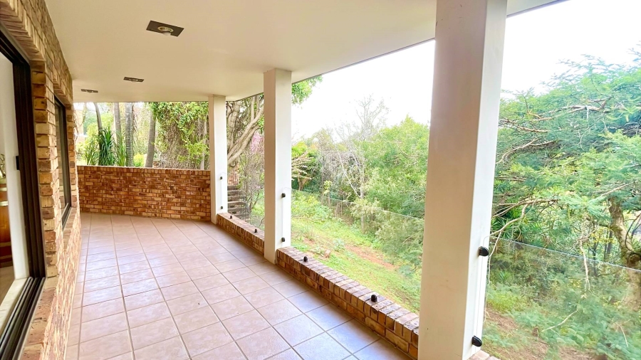5 Bedroom Property for Sale in Faerie Glen Gauteng