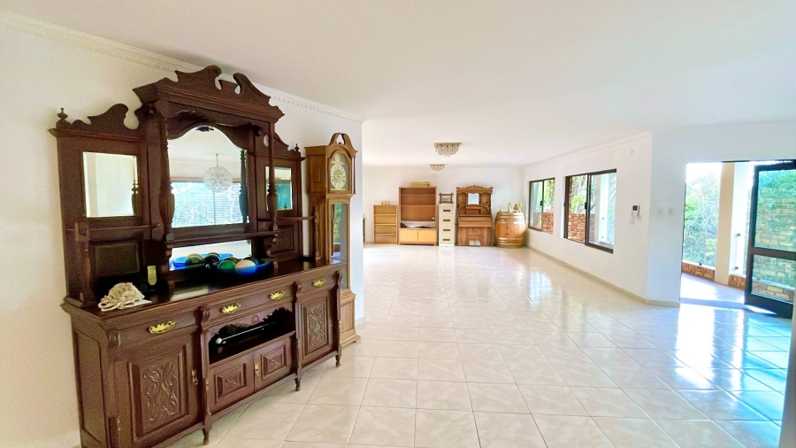 5 Bedroom Property for Sale in Faerie Glen Gauteng