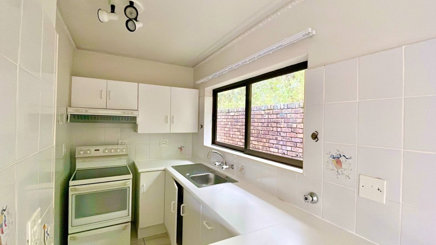 5 Bedroom Property for Sale in Faerie Glen Gauteng