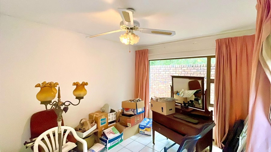 5 Bedroom Property for Sale in Faerie Glen Gauteng