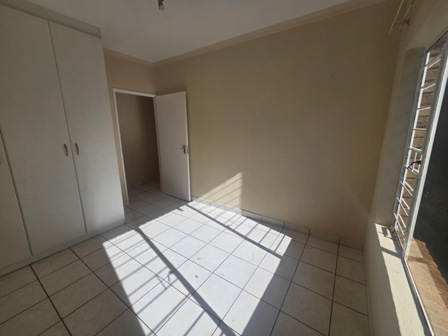 To Let 3 Bedroom Property for Rent in Breaunanda Gauteng