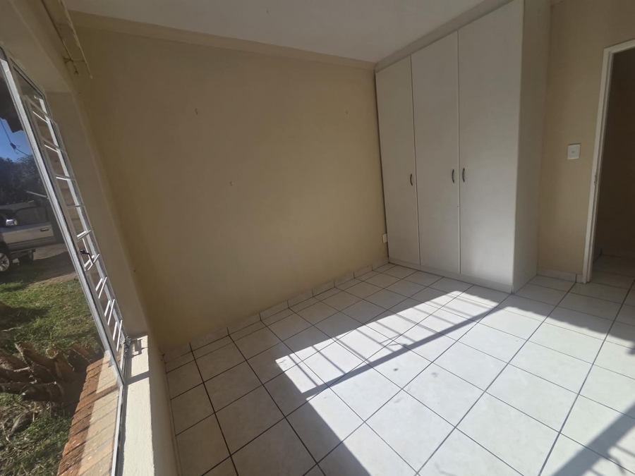 To Let 3 Bedroom Property for Rent in Breaunanda Gauteng