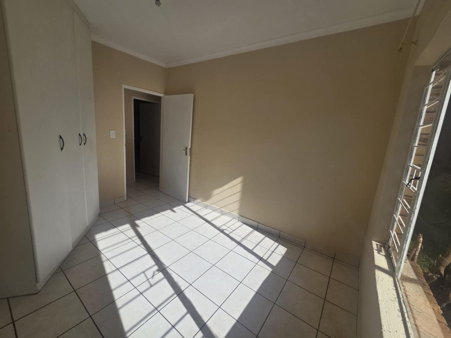 To Let 3 Bedroom Property for Rent in Breaunanda Gauteng