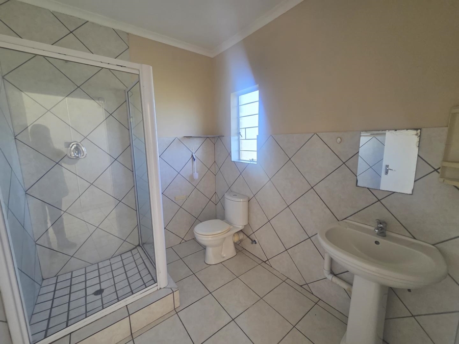 To Let 3 Bedroom Property for Rent in Breaunanda Gauteng