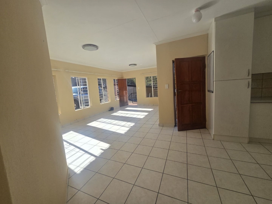 To Let 3 Bedroom Property for Rent in Breaunanda Gauteng