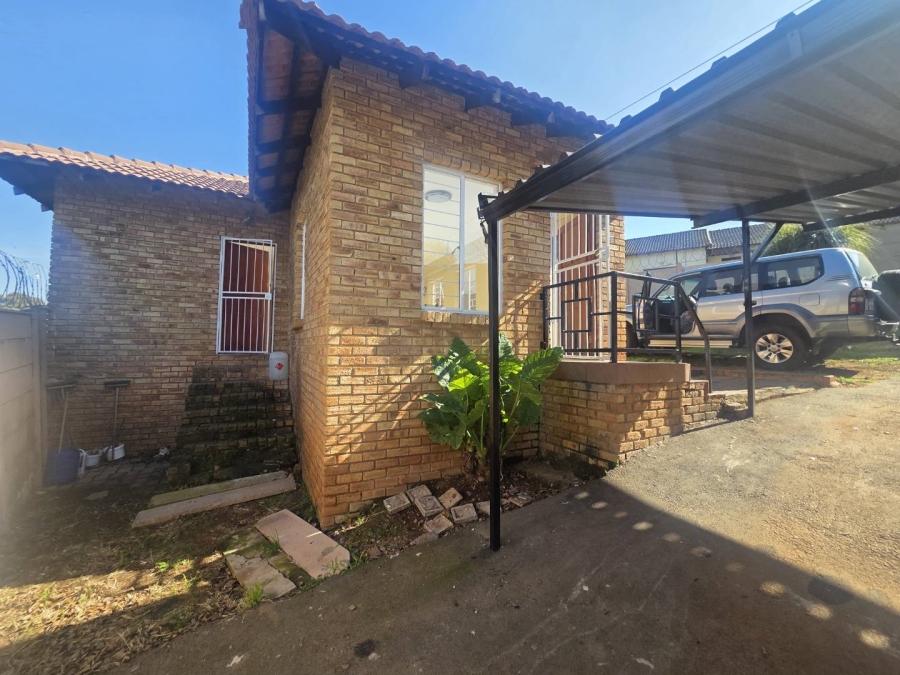 To Let 3 Bedroom Property for Rent in Breaunanda Gauteng