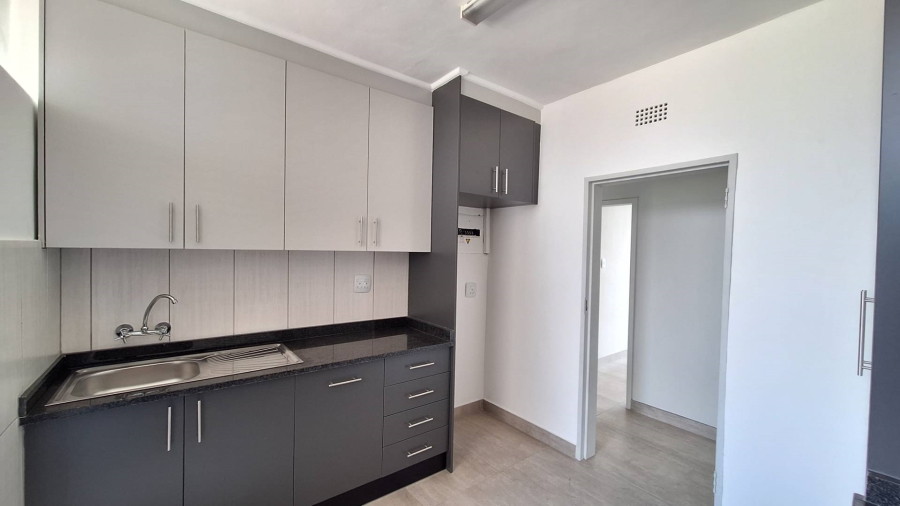 To Let 2 Bedroom Property for Rent in Constantia Kloof Gauteng