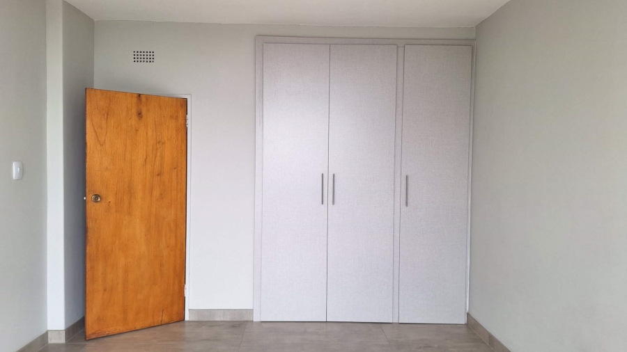 To Let 2 Bedroom Property for Rent in Constantia Kloof Gauteng