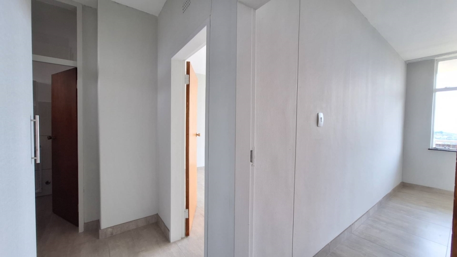 To Let 2 Bedroom Property for Rent in Constantia Kloof Gauteng