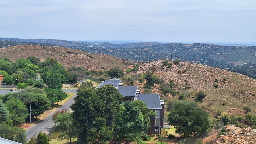 To Let 2 Bedroom Property for Rent in Constantia Kloof Gauteng
