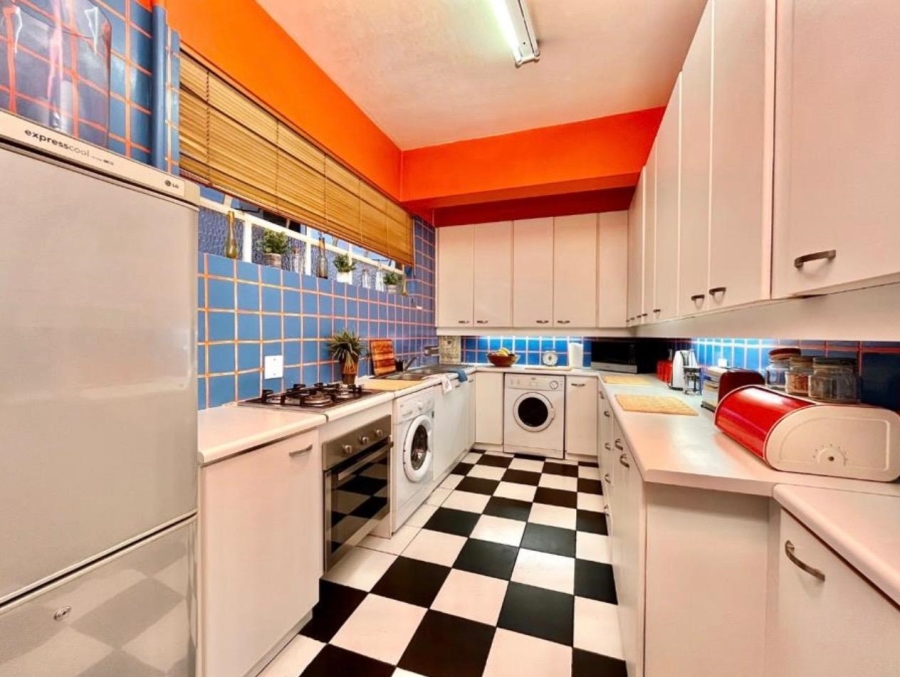 To Let 2 Bedroom Property for Rent in Rosebank Gauteng