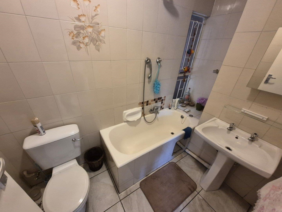 3 Bedroom Property for Sale in Elardus Park Gauteng