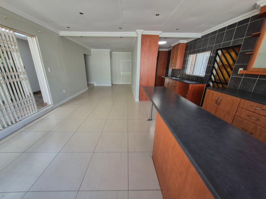 3 Bedroom Property for Sale in Garsfontein Gauteng