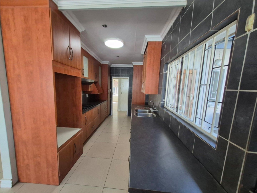 3 Bedroom Property for Sale in Garsfontein Gauteng