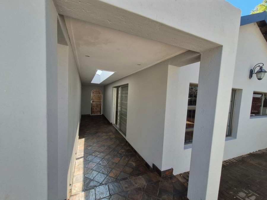 3 Bedroom Property for Sale in Garsfontein Gauteng