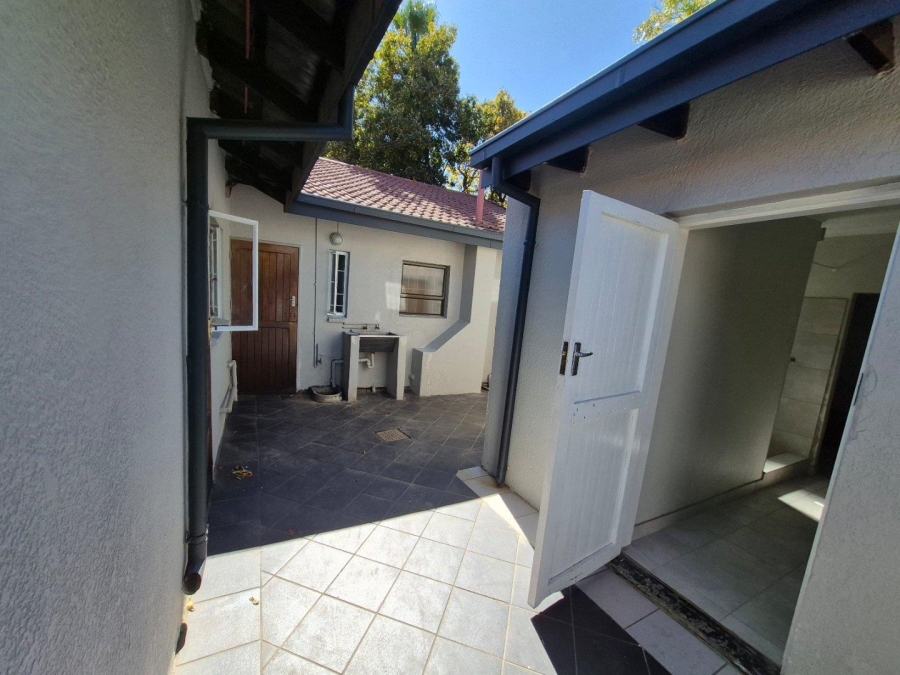 3 Bedroom Property for Sale in Garsfontein Gauteng