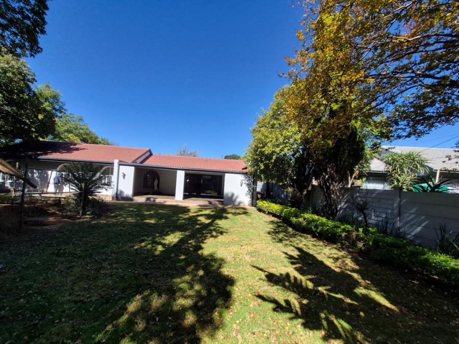 3 Bedroom Property for Sale in Garsfontein Gauteng