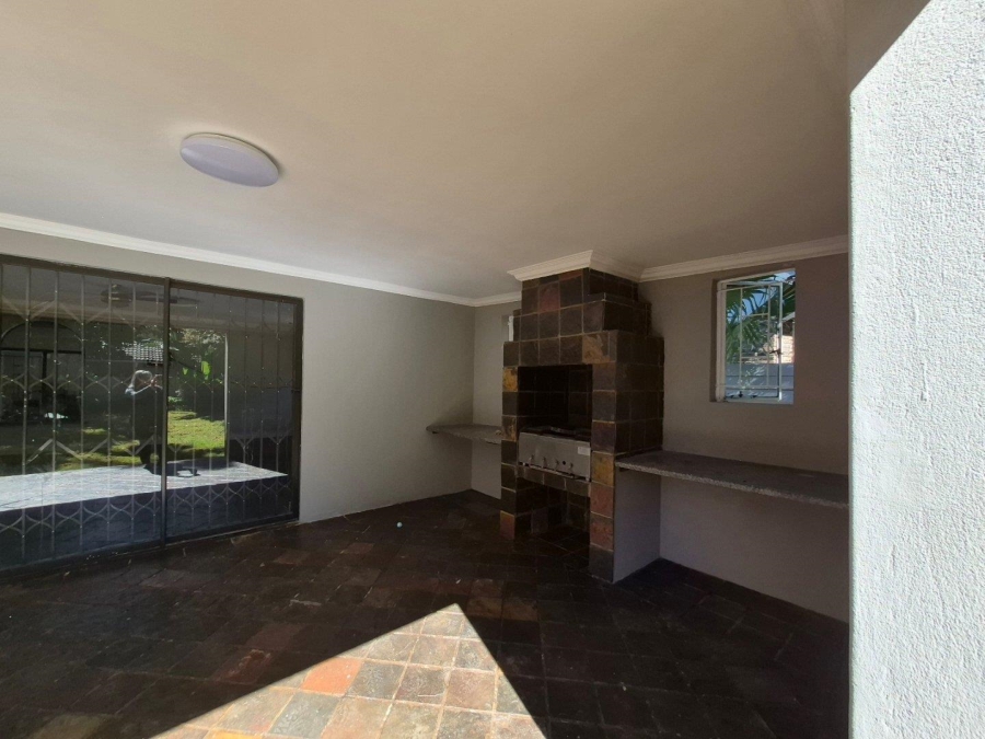 3 Bedroom Property for Sale in Garsfontein Gauteng