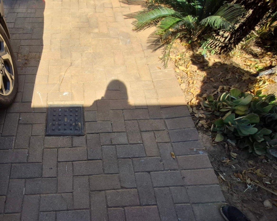3 Bedroom Property for Sale in Garsfontein Gauteng