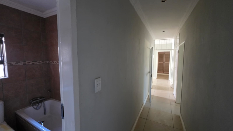 3 Bedroom Property for Sale in Garsfontein Gauteng
