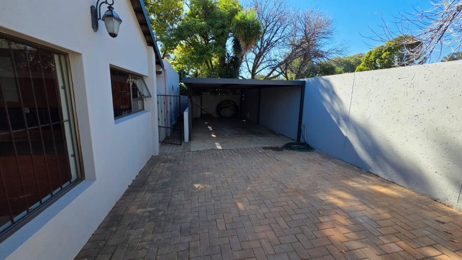 3 Bedroom Property for Sale in Garsfontein Gauteng