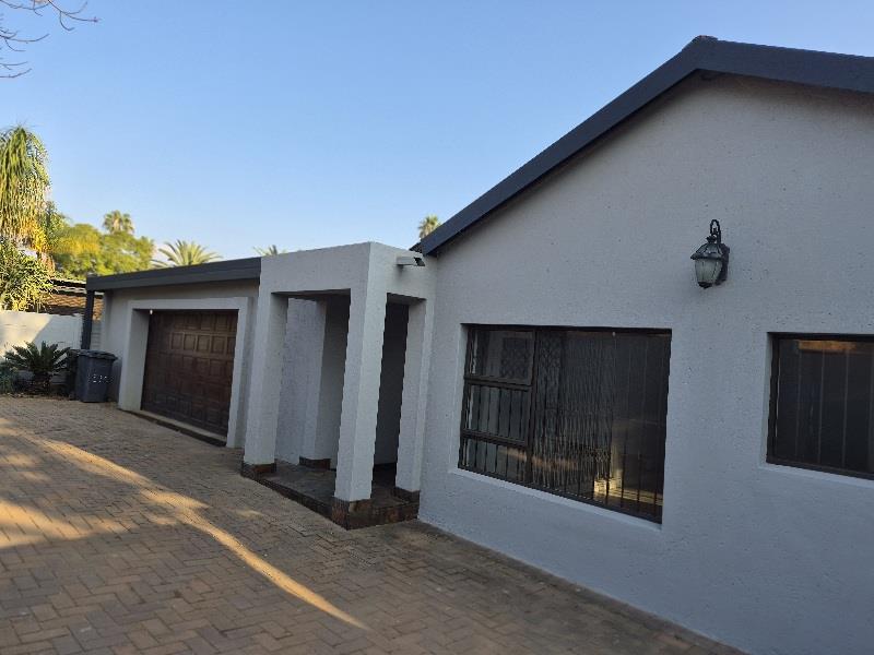 3 Bedroom Property for Sale in Garsfontein Gauteng